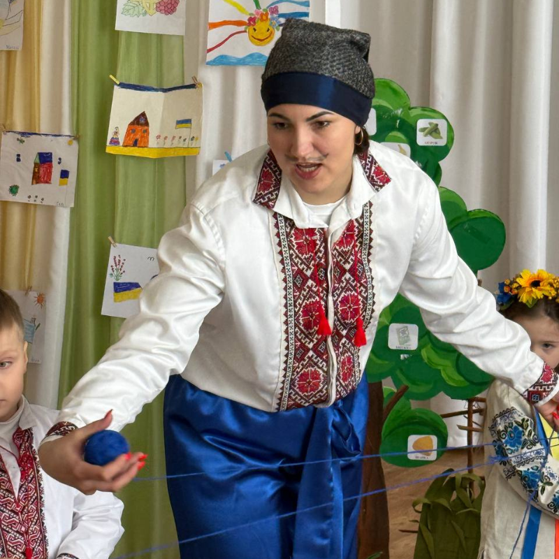 У «Ластівці» провели літературний марафон до Дня рідної мови: пишуть первомайські педагоги