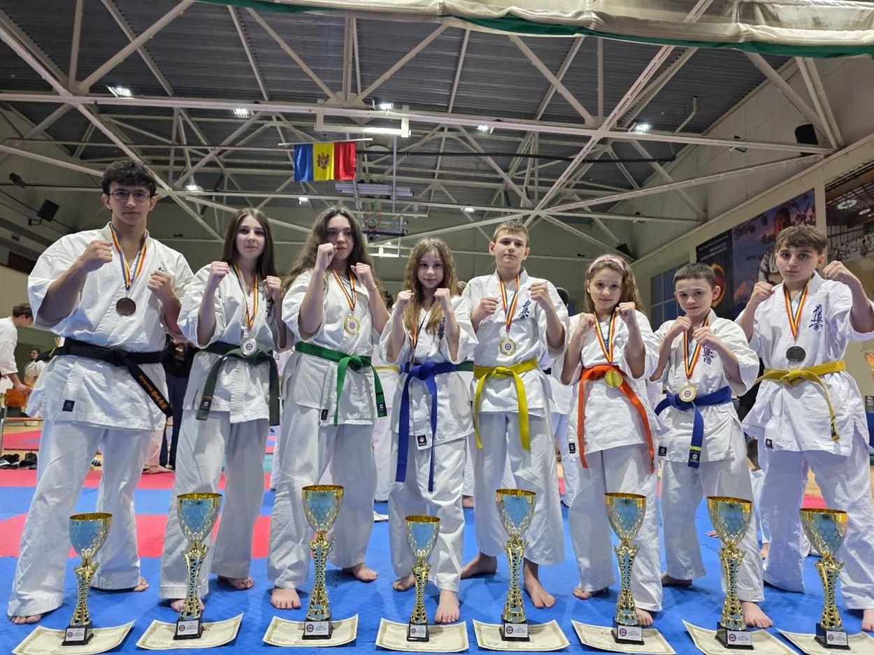 первомайські каратисти з нагородами