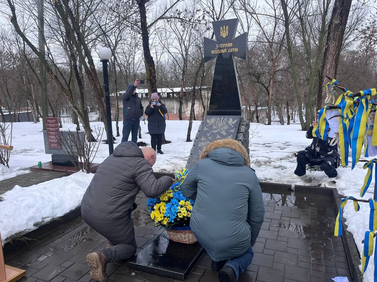 Первомайськ вшанував жертв війни у четверту річницю повномасштабного вторгнення