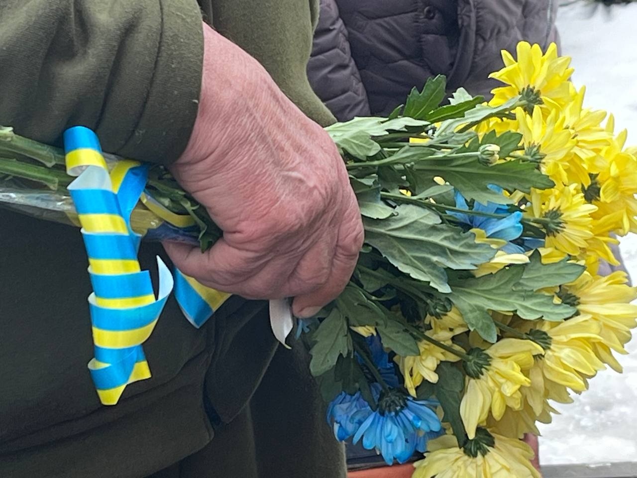 Первомайськ вшанував жертв війни у четверту річницю повномасштабного вторгнення