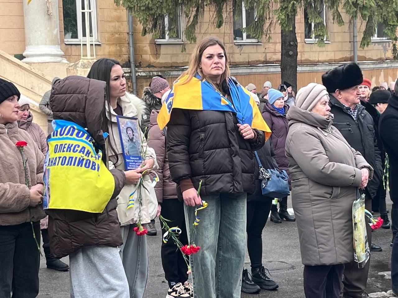 Первомайськ вшанував жертв війни у четверту річницю повномасштабного вторгнення