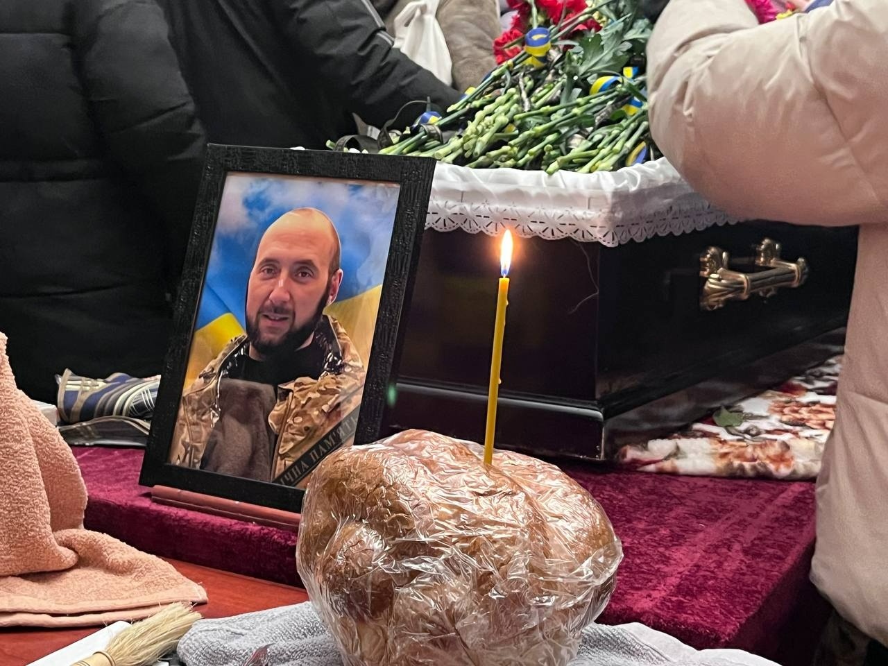 Первомайськ попрощався із захисником України Ігорем Журавльовим