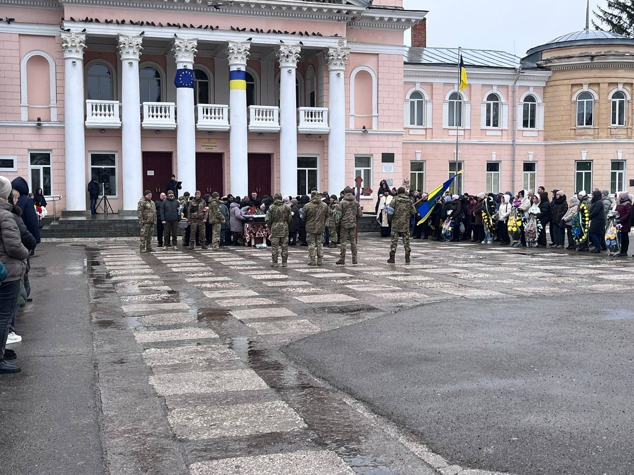 Первомайськ попрощався із захисником України Ігорем Журавльовим