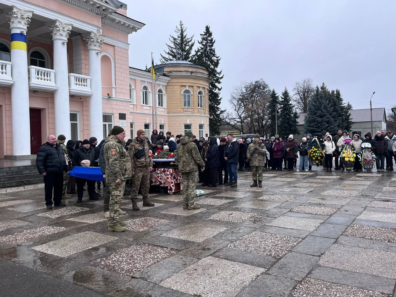 Первомайськ попрощався із захисником України Ігорем Журавльовим