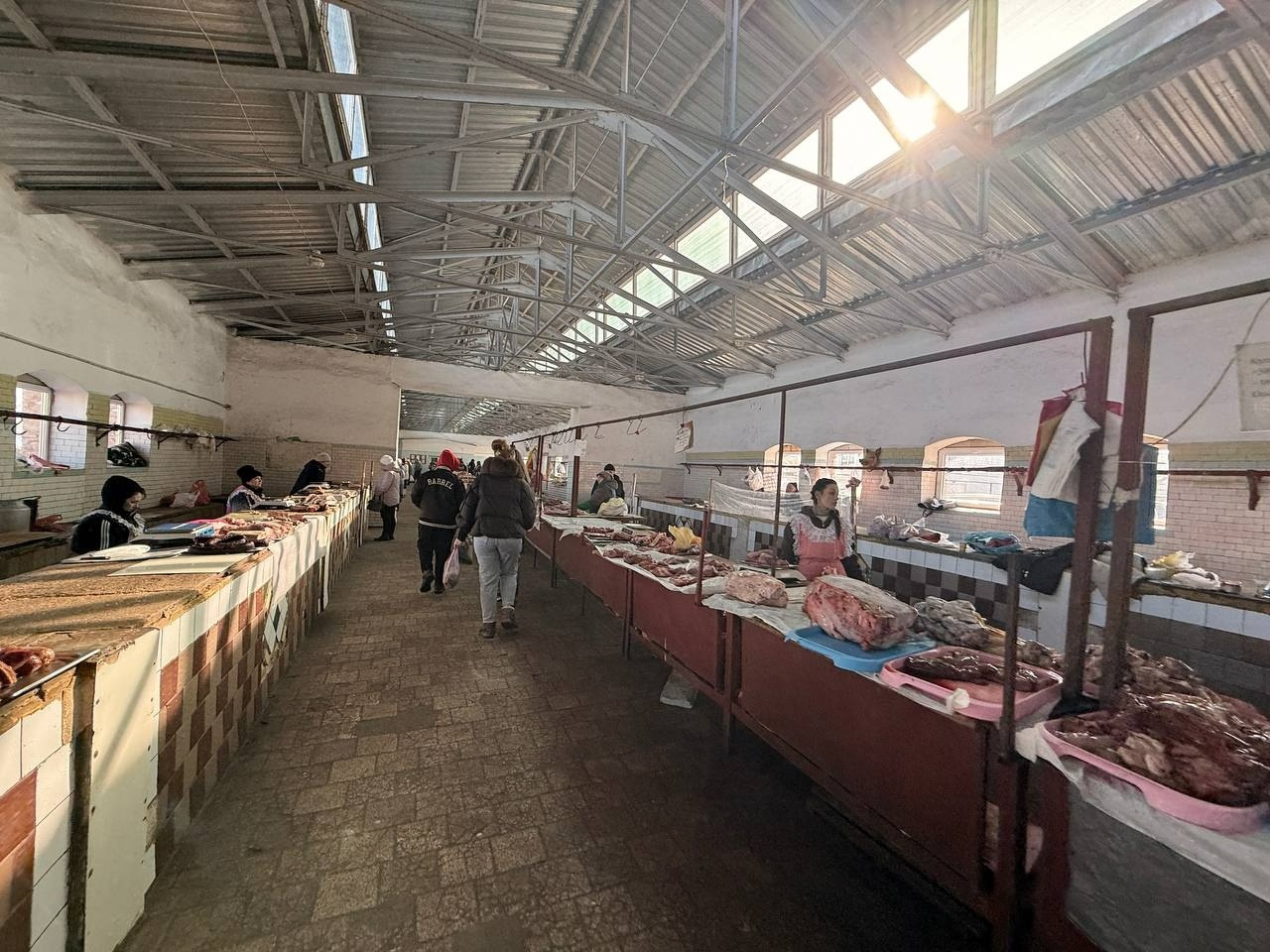 Перший весняний ринок у Первомайську: як змінилися ціни на продукти
