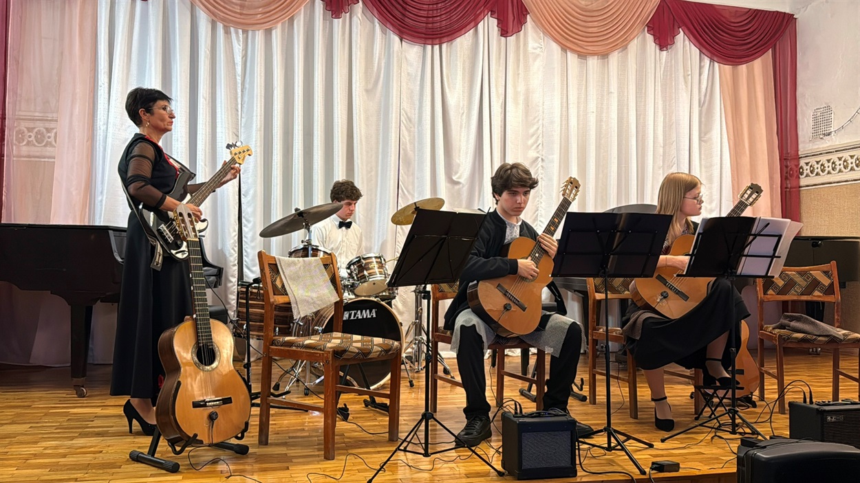 Лунають світові хіти