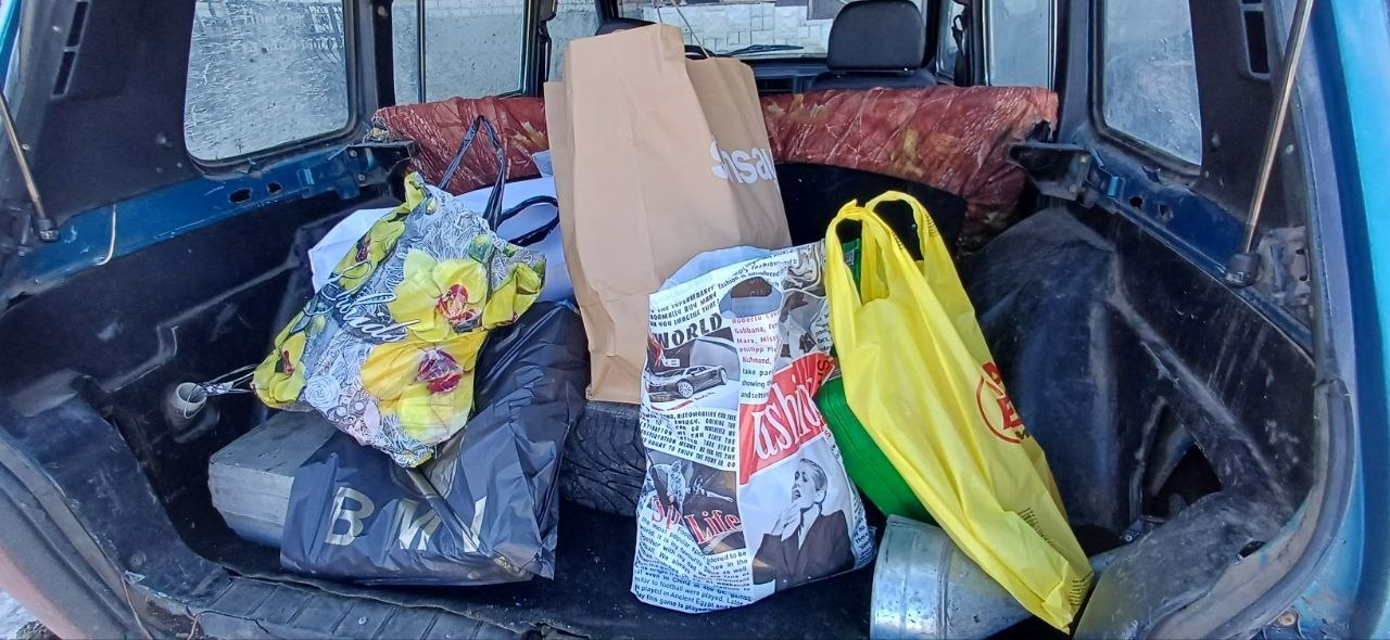 «Подаруй усмішку»: юні натуралісти Первомайська зібрали подарунки для дітей зі спеціальної школи