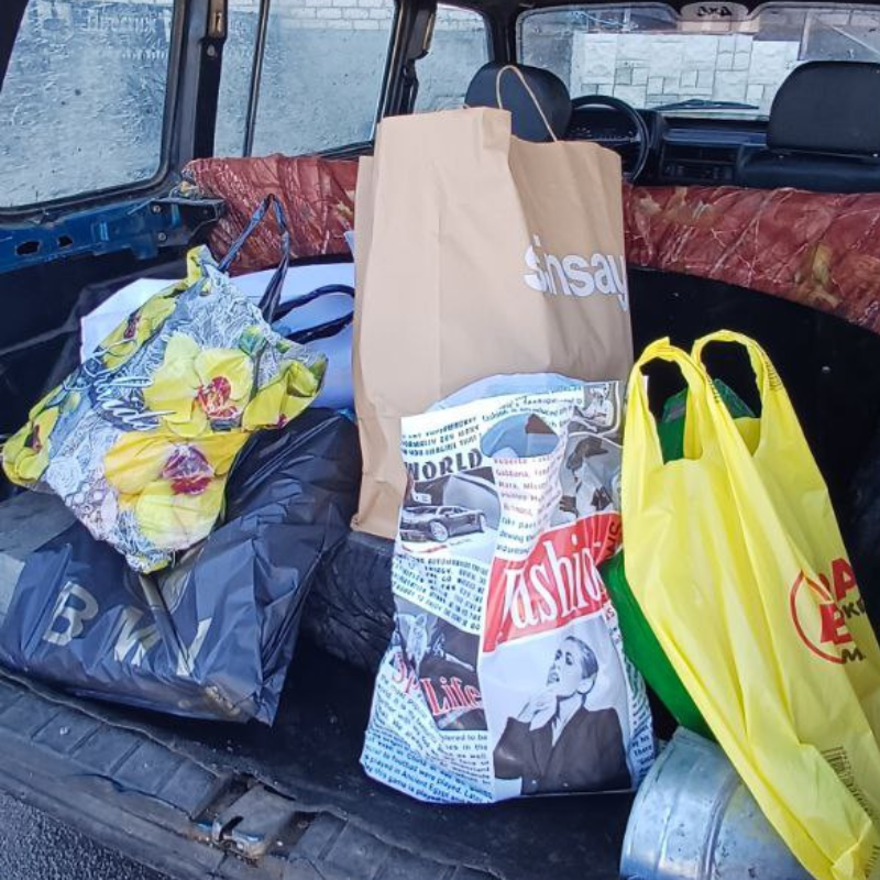 «Подаруй усмішку»: юні натуралісти Первомайська зібрали подарунки для дітей зі спеціальної школи