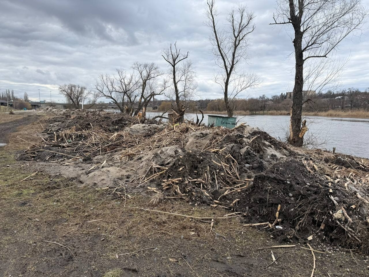 Що відбувається біля центрального пляжу у Первомайську: відповідь мерії