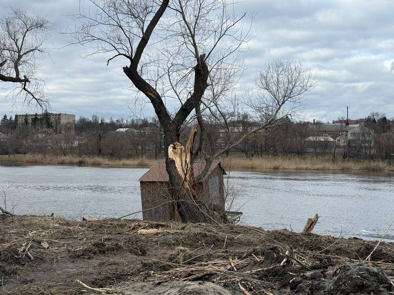 Що відбувається біля центрального пляжу у Первомайську: відповідь мерії