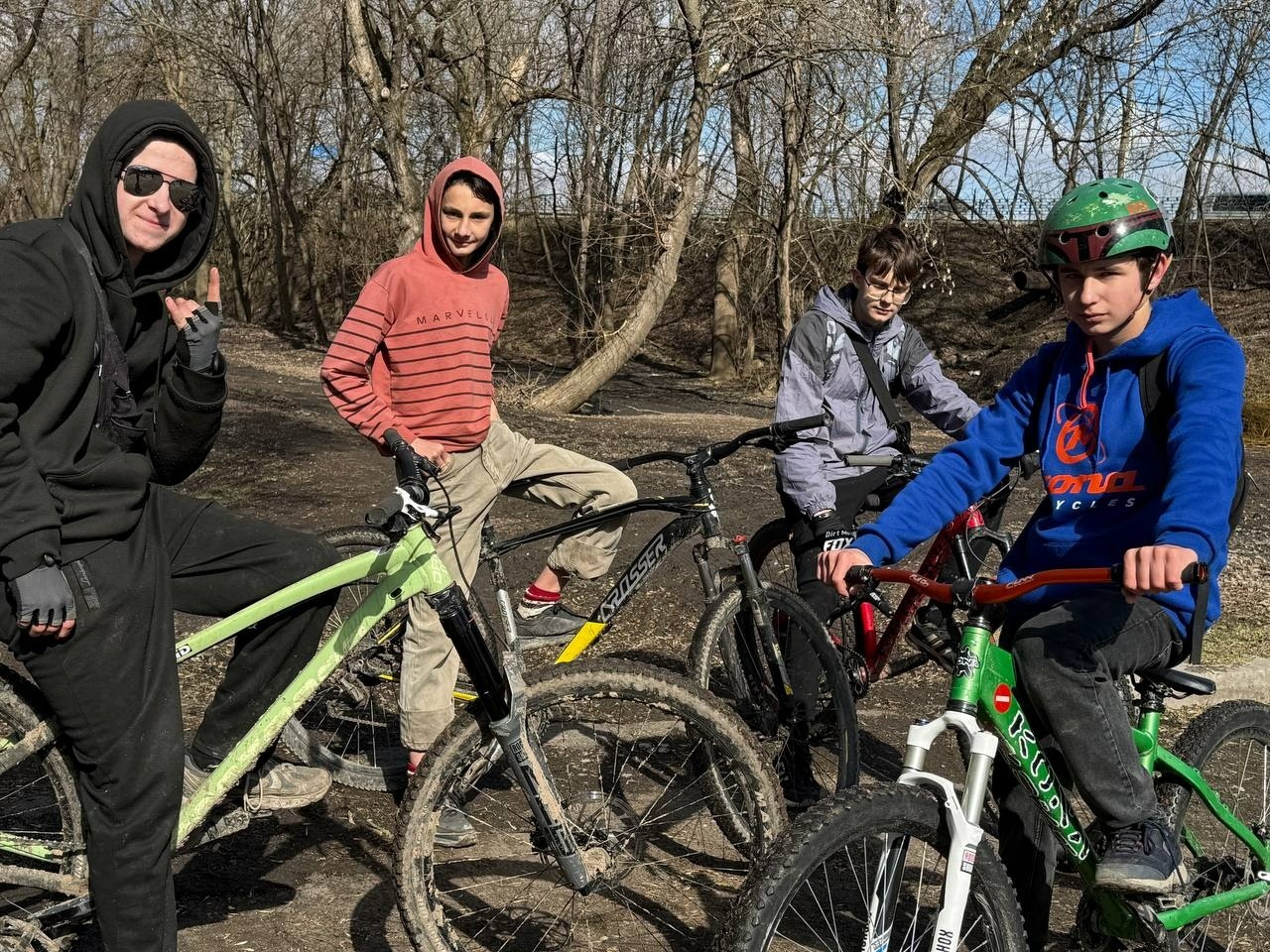 Ярмарок, поні та службові собаки: у Первомайську провели благодійне свято на підтримку військових