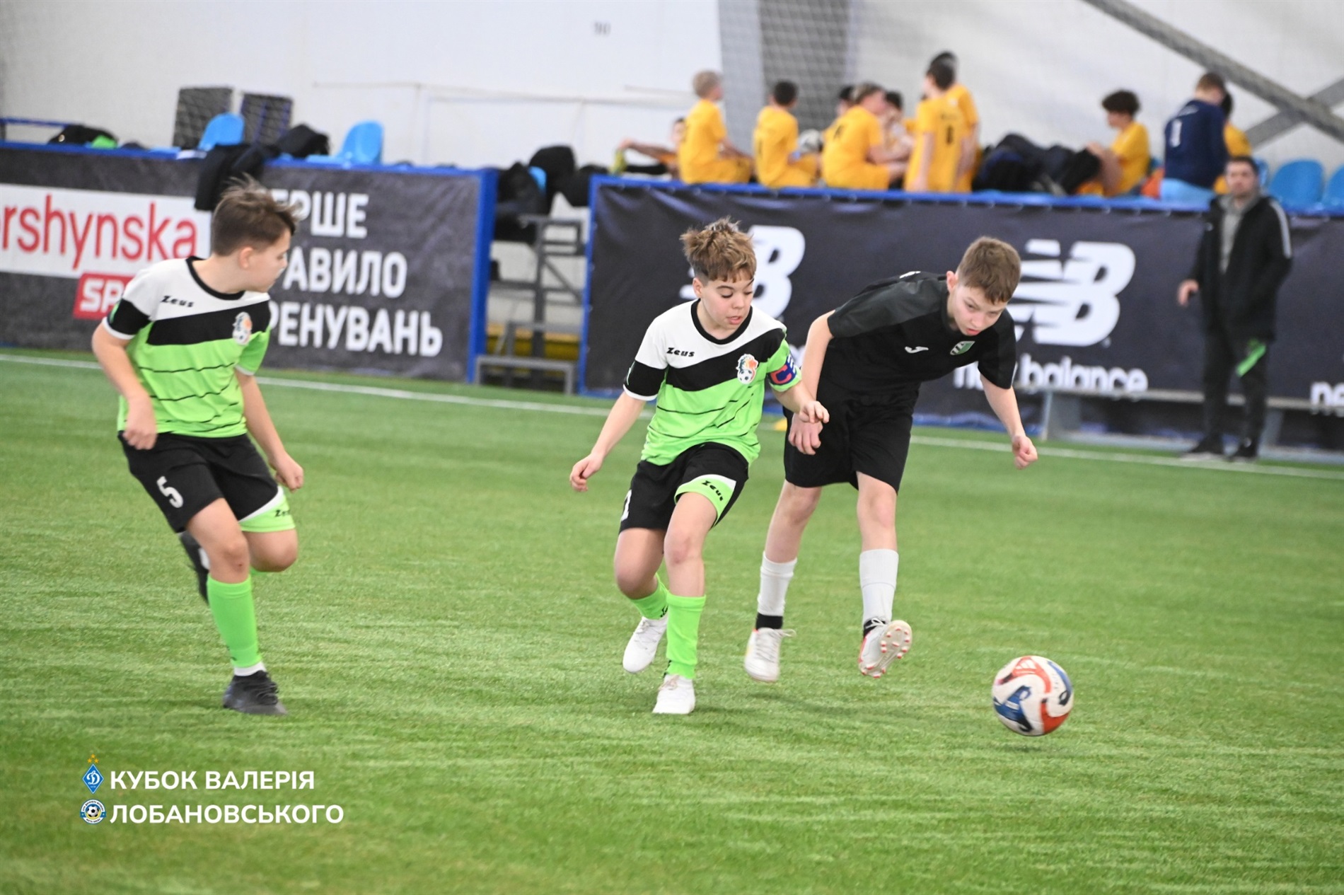 Побачили дорослих динамівців, зіграли з юними. Вихідні у столиці для первомайських футболістів