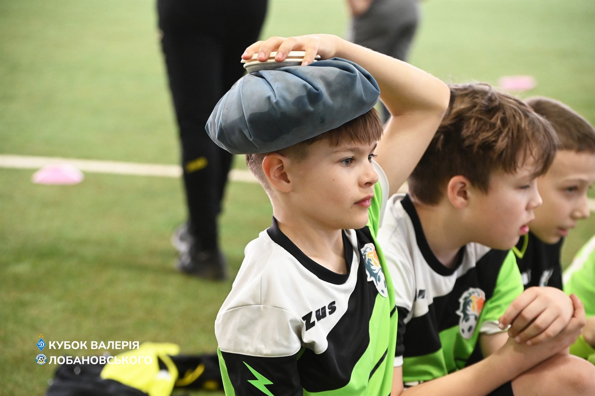 Побачили дорослих динамівців, зіграли з юними. Вихідні у столиці для первомайських футболістів