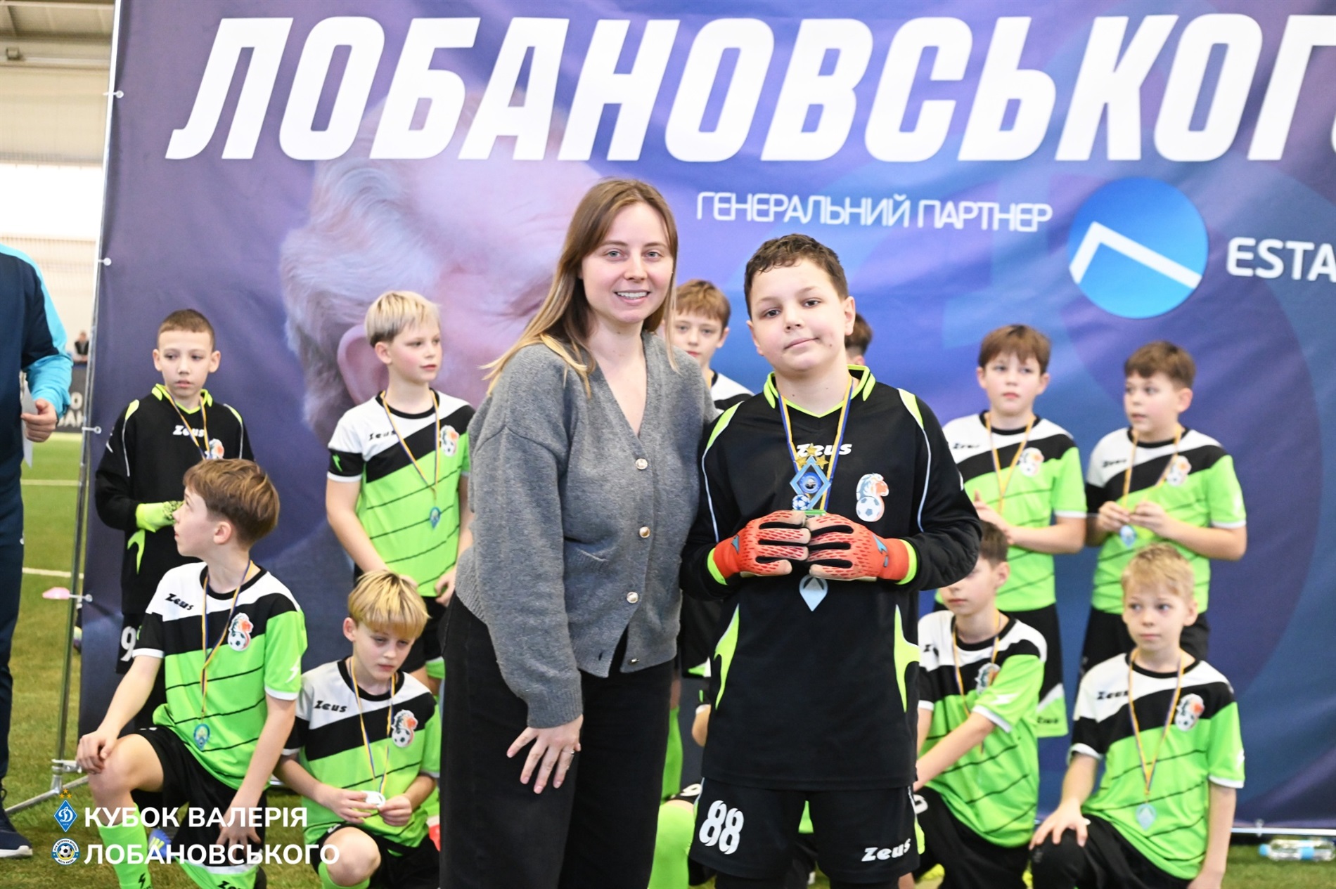 Побачили дорослих динамівців, зіграли з юними. Вихідні у столиці для первомайських футболістів