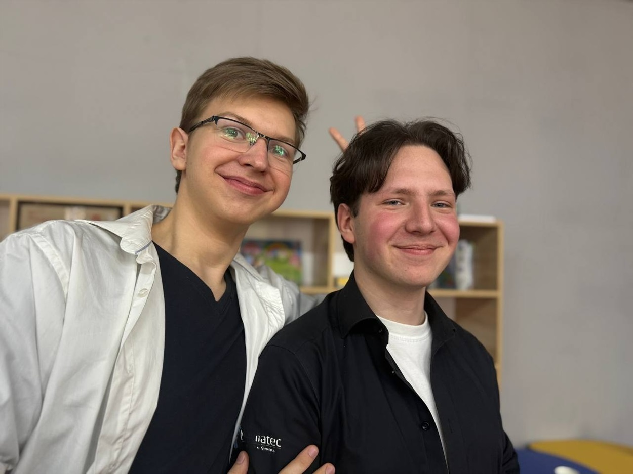 Олександр Костюк та Богдан Пахолок, плейбек-театр