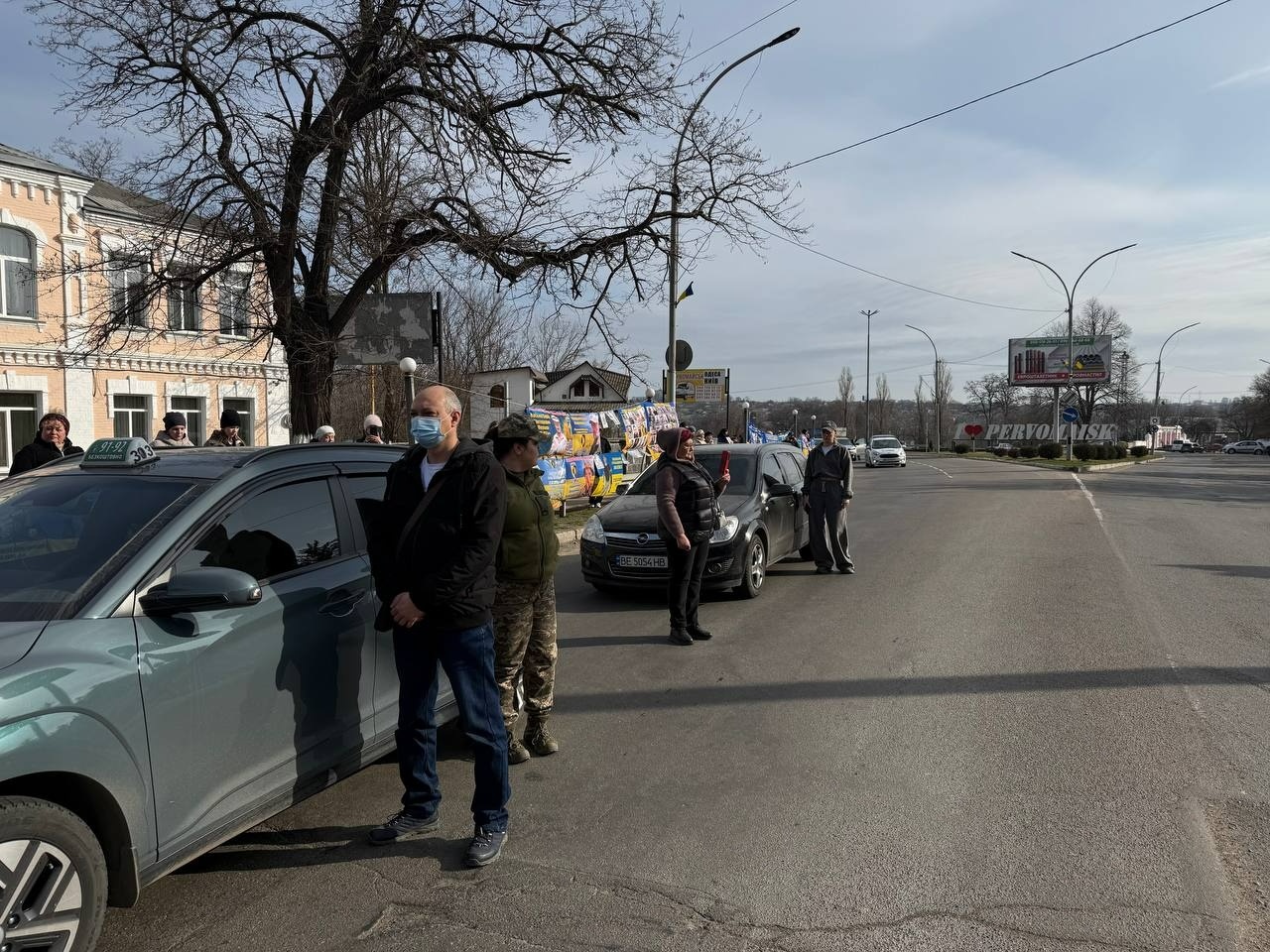 У Первомайську родини полонених і зниклих безвісти виходять на акцію, щоб не втратити надію