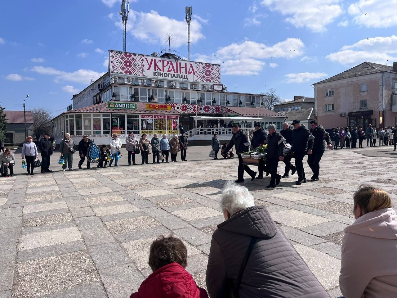 Первомайськ попрощався із захисником України Вадимом Маріщуком