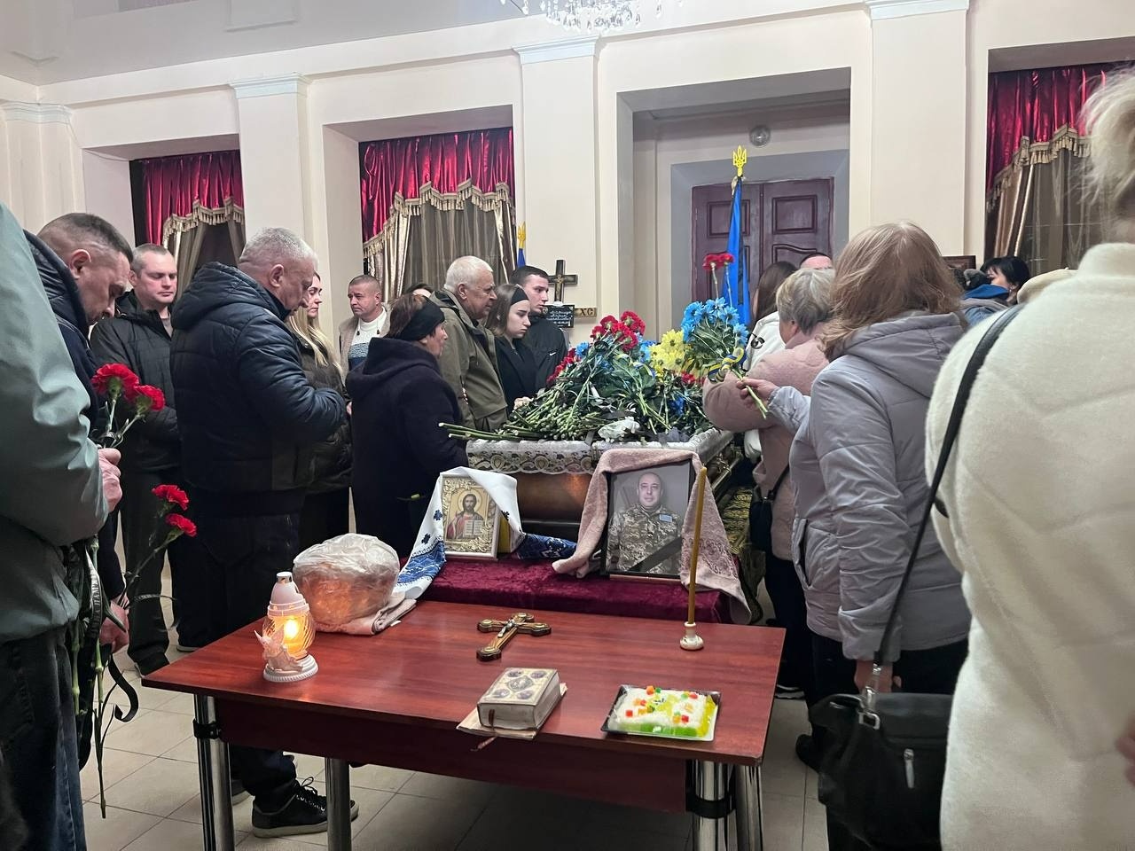 Первомайськ попрощався із захисником України Вадимом Маріщуком