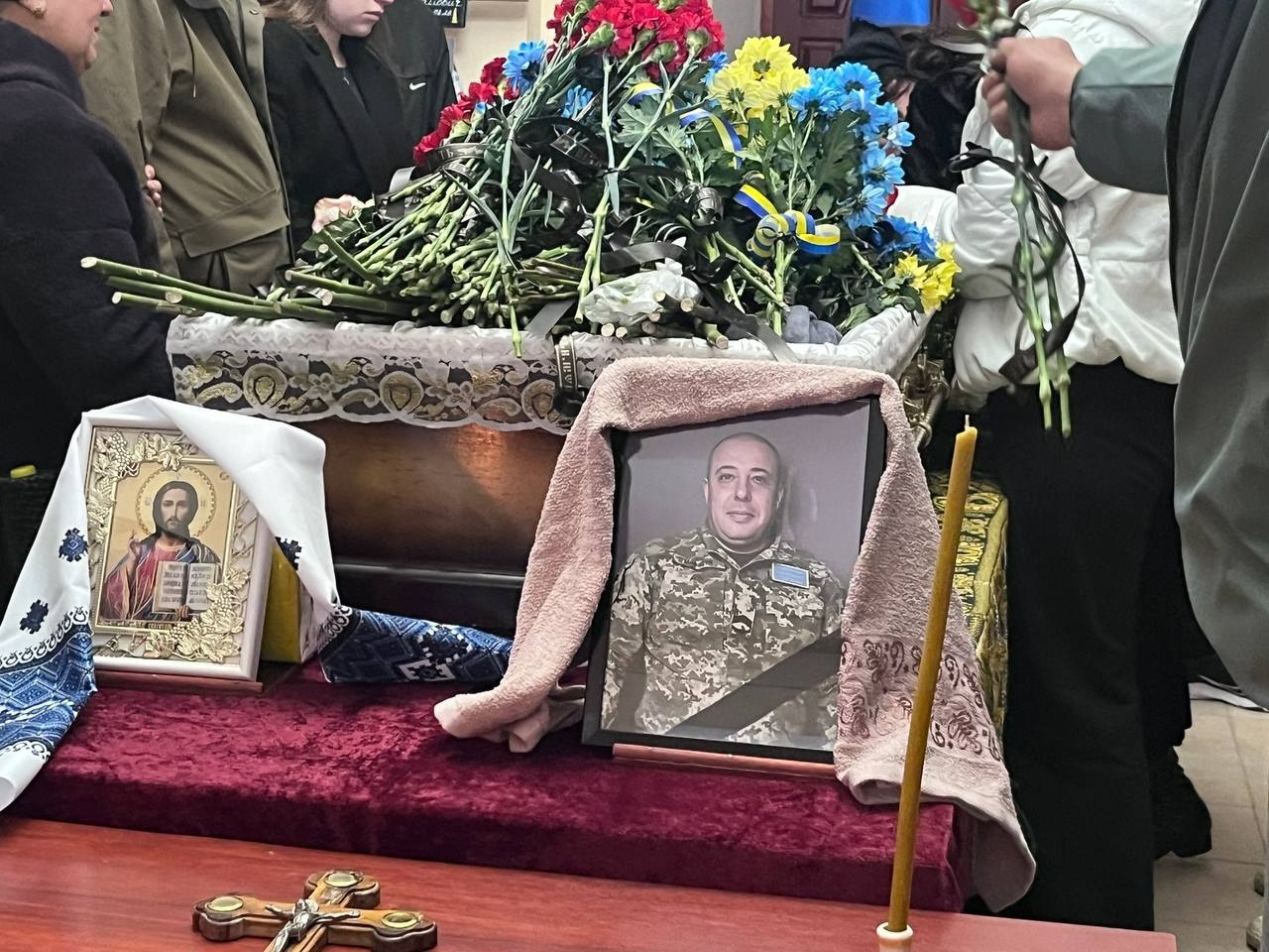 Первомайськ попрощався із захисником України Вадимом Маріщуком