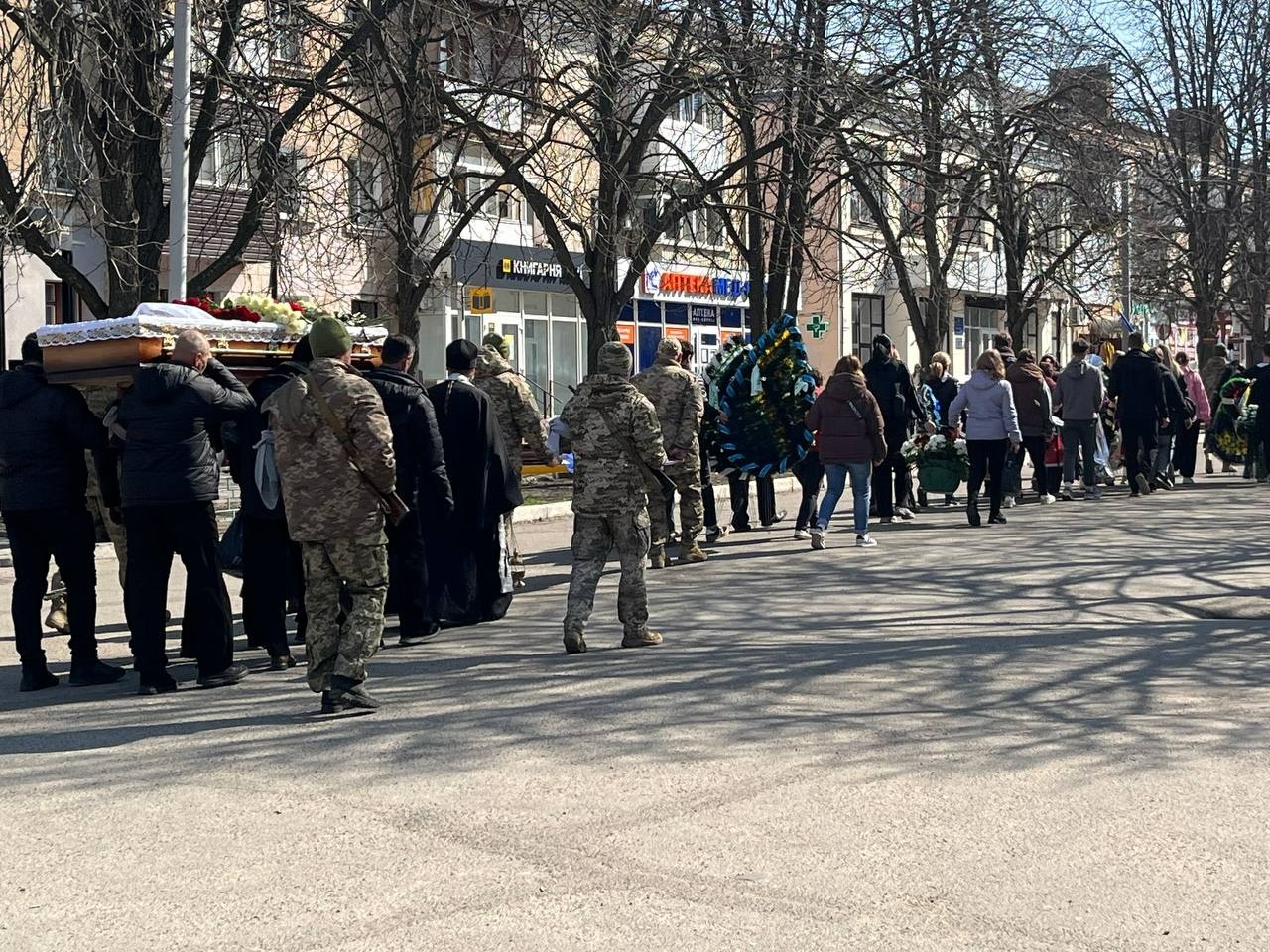 Первомайськ попрощався із захисником України Вадимом Маріщуком