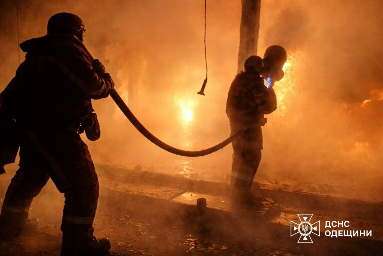 Масована атака дронів на Одещину: пошкоджена інфраструктура, є постраждалий