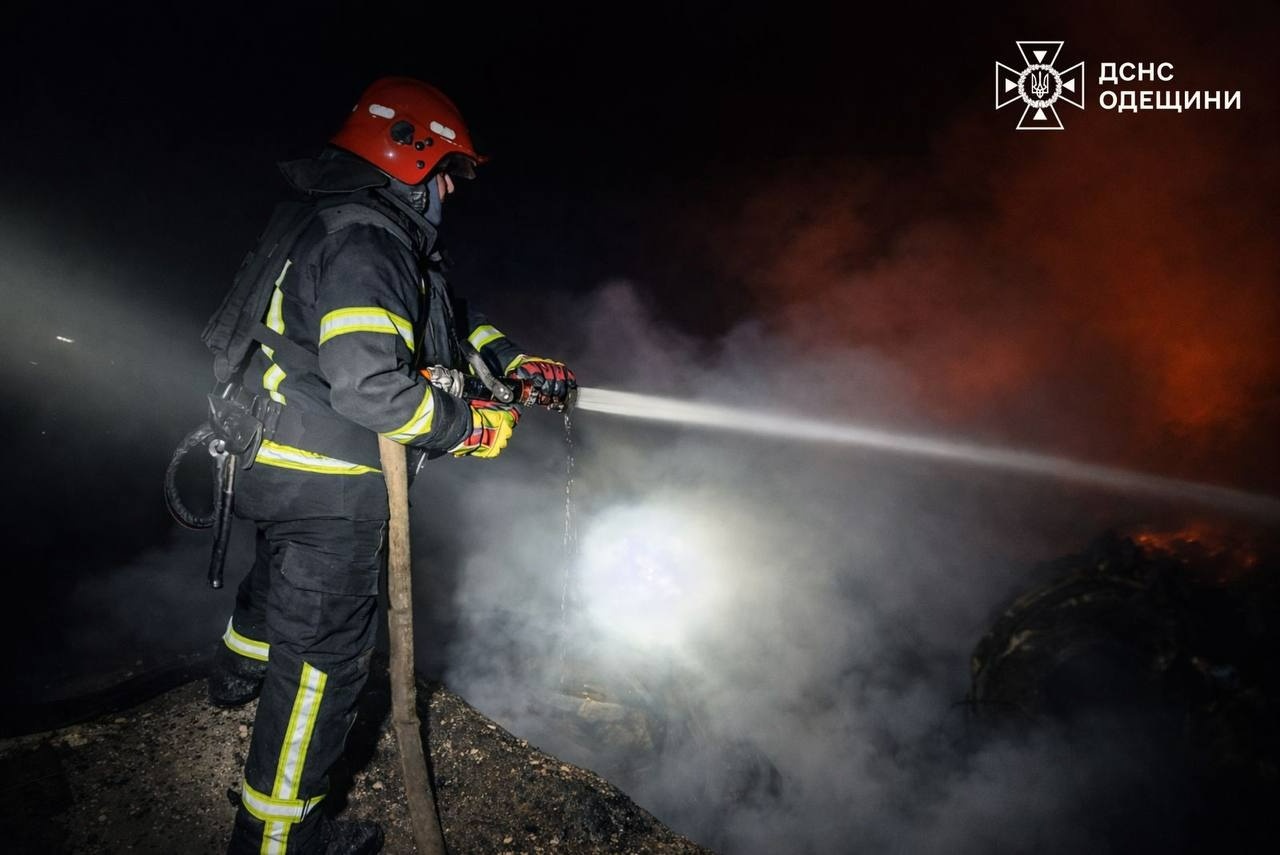 Масована атака дронів на Одещину: пошкоджена інфраструктура, є постраждалий
