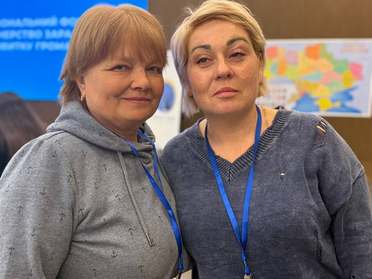 Олена Коссе праворуч