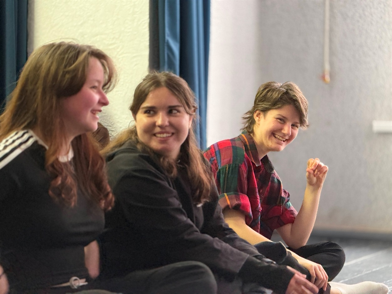 Актори театру