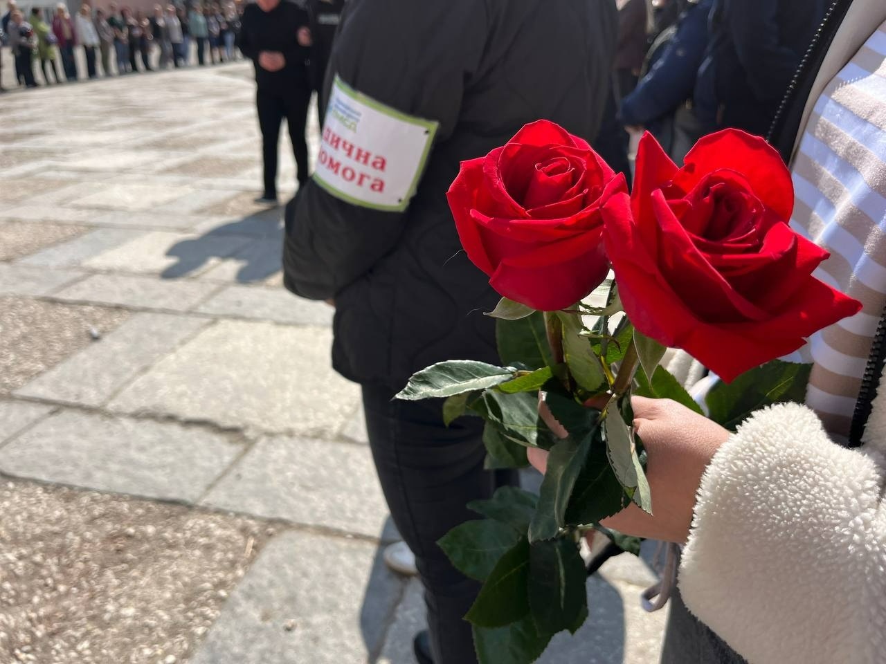 «На щиті» повернувся додому: Первомайськ провів в останню путь Дениса Ілащука