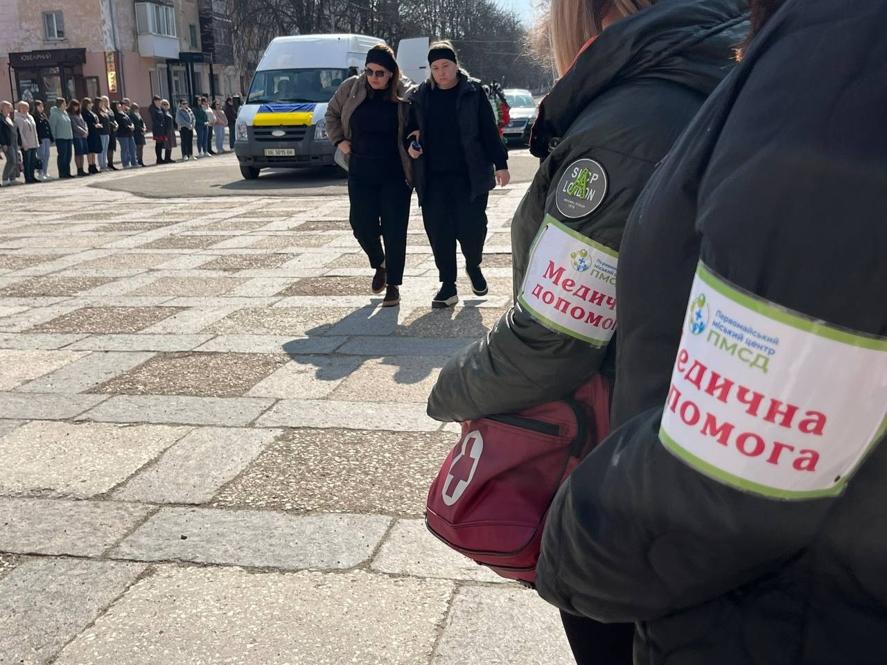 «На щиті» повернувся додому: Первомайськ провів в останню путь Дениса Ілащука