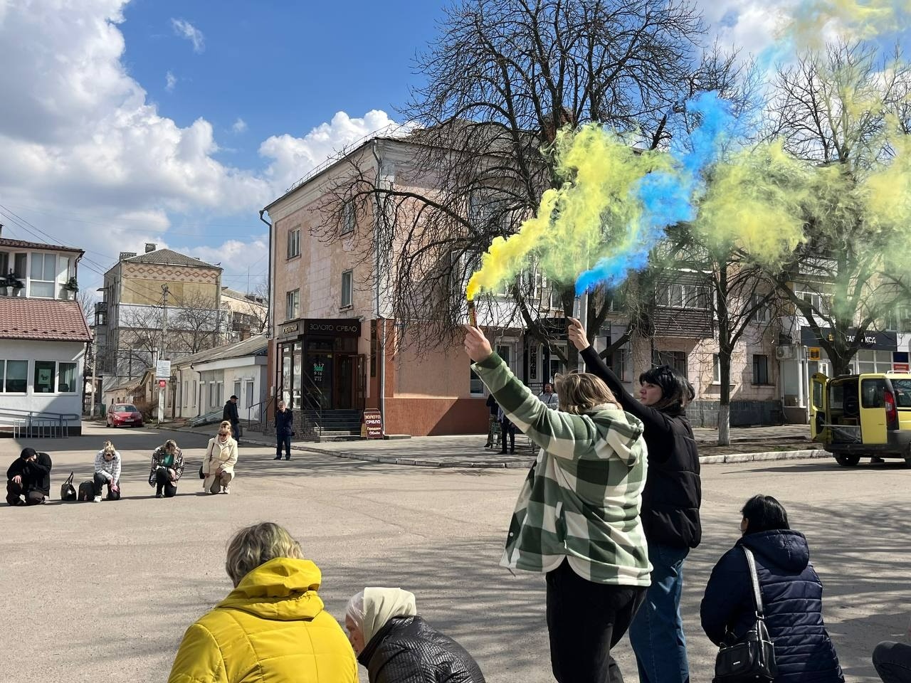 «На щиті» повернувся додому: Первомайськ провів в останню путь Дениса Ілащука