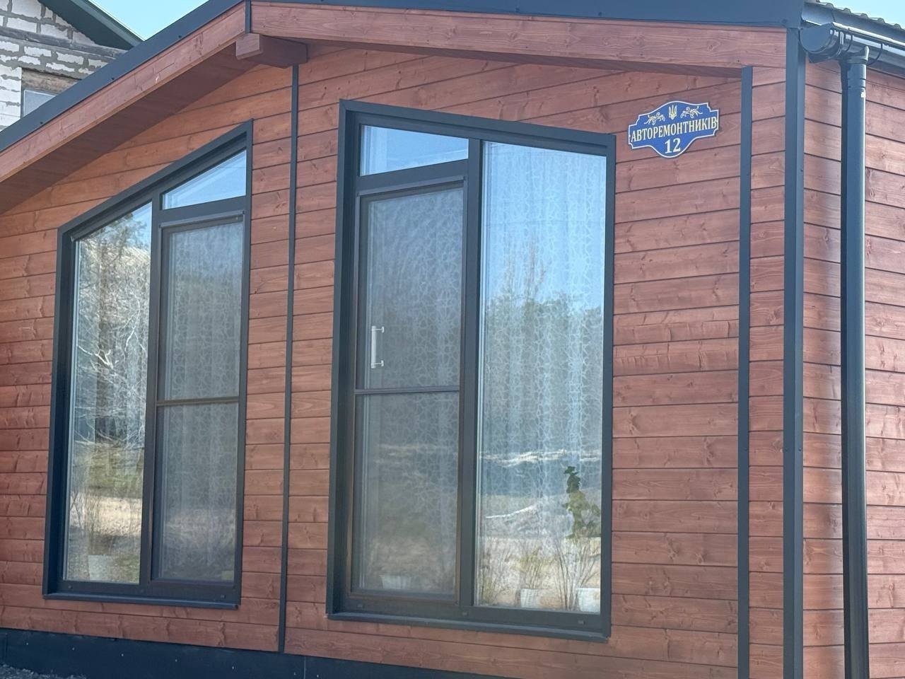 Стіни будуть — залишилося головне: Первомайськ будує модульне містечко і вчиться на чужих помилках