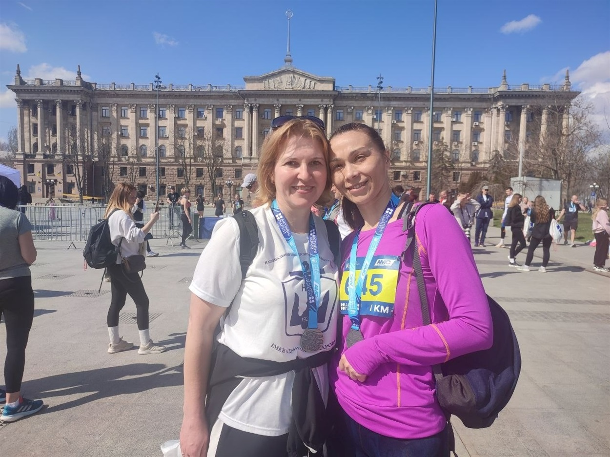 Ірина Колоскова ліворуч