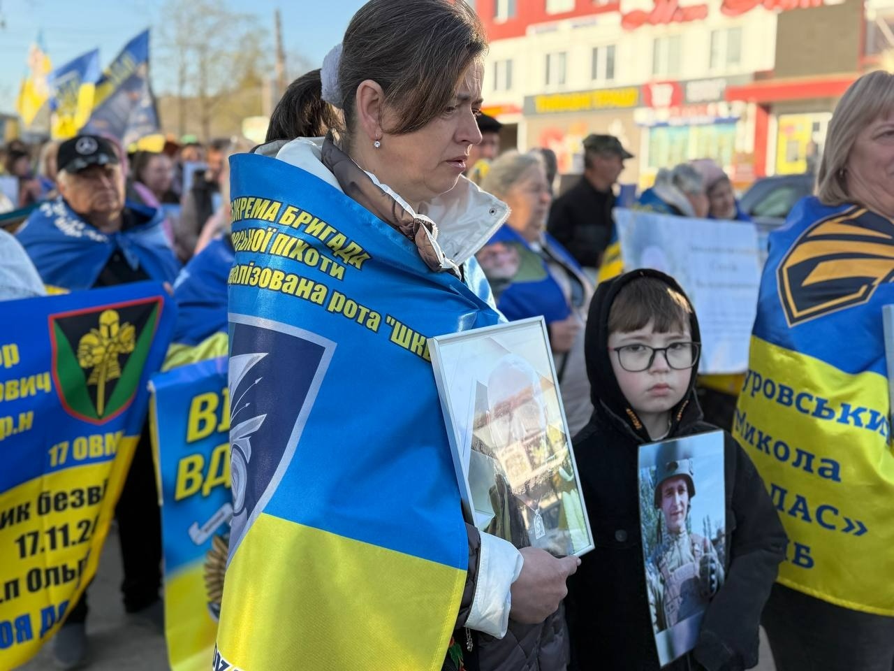 Де наші? У Первомайську сотні людей вийшли на ходу підтримки зниклих безвісти та полонених