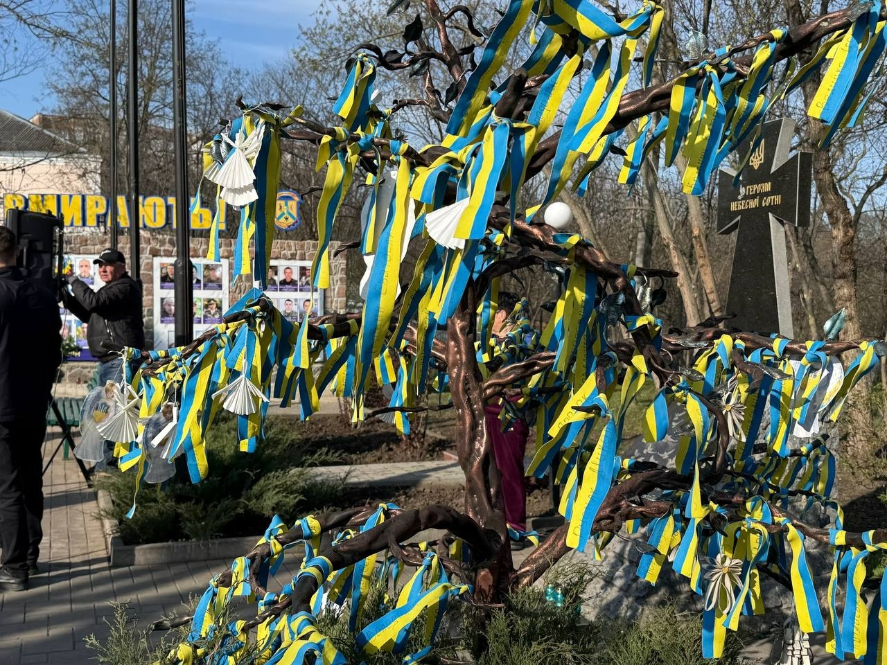 Де наші? У Первомайську сотні людей вийшли на ходу підтримки зниклих безвісти та полонених