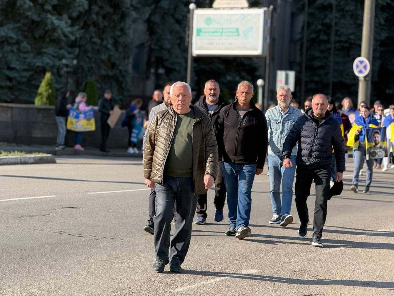 Де наші? У Первомайську сотні людей вийшли на ходу підтримки зниклих безвісти та полонених