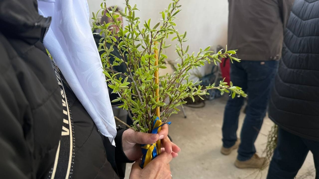 Храм ПЦУ у Первомайську передав 22 тисячі гривень на збір Гард.City з нагоди Вербної неділі