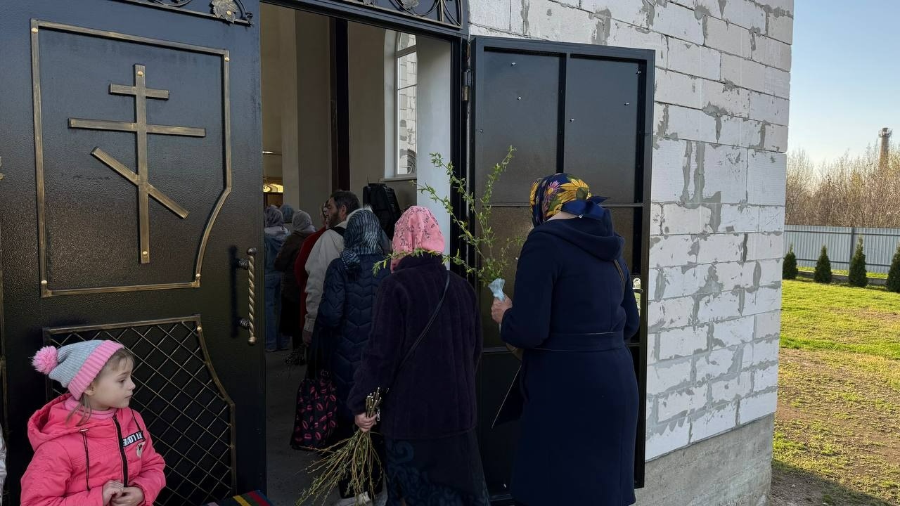 Храм ПЦУ у Первомайську передав 22 тисячі гривень на збір Гард.City з нагоди Вербної неділі