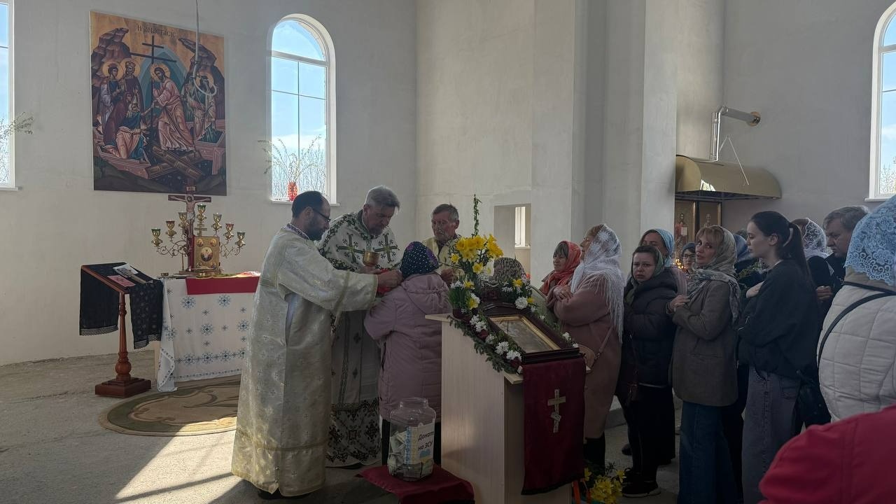 Храм ПЦУ у Первомайську передав 22 тисячі гривень на збір Гард.City з нагоди Вербної неділі