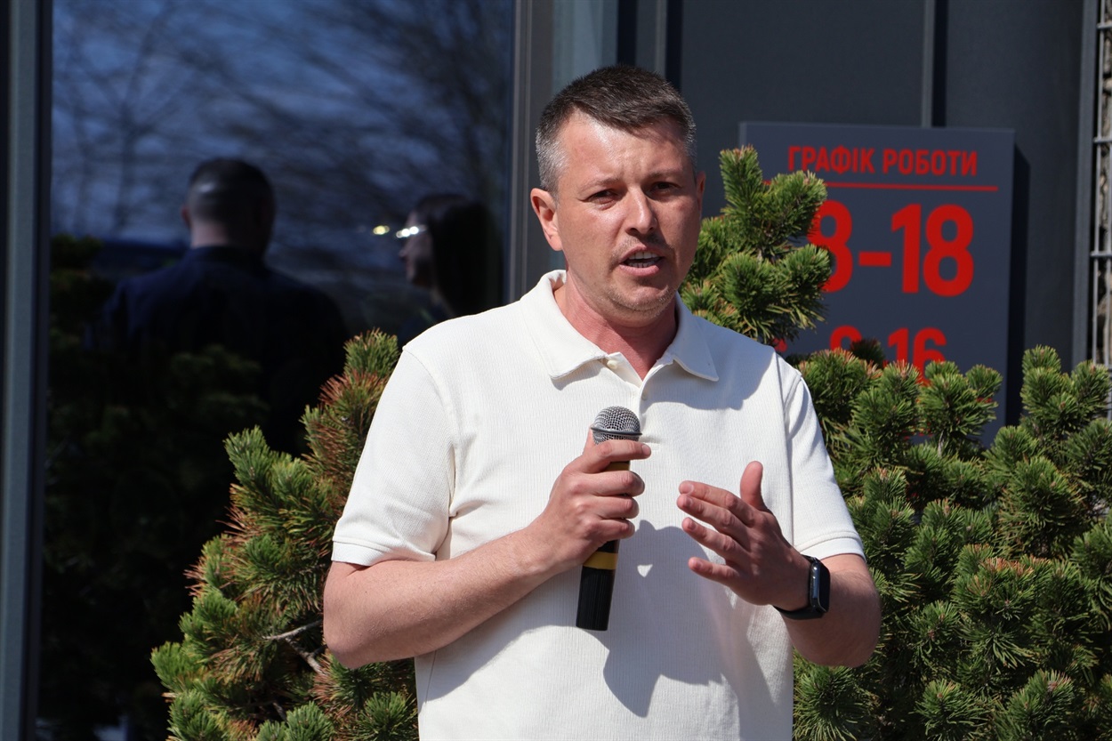 Директор ББС Костянтин Шадренко