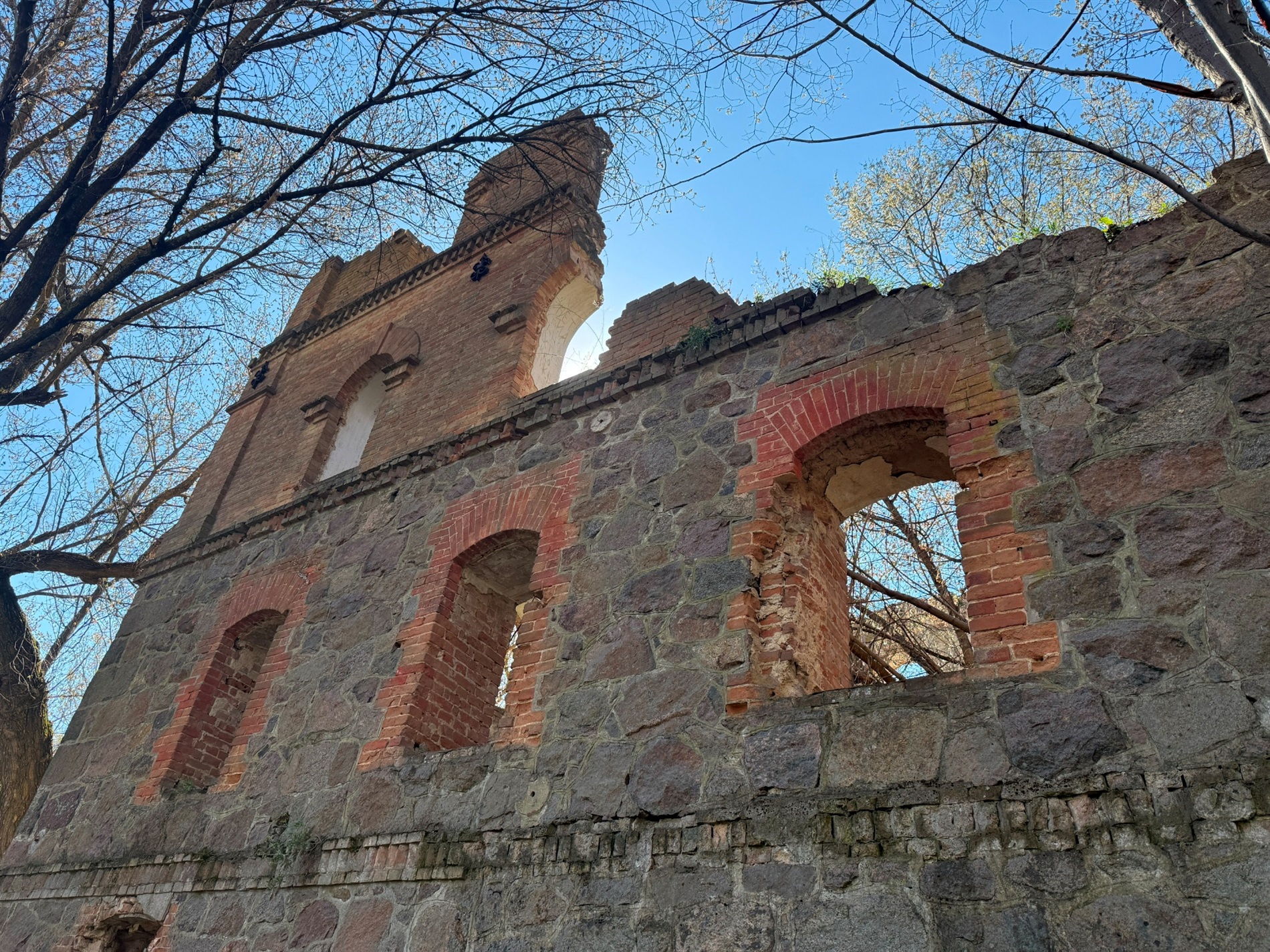 Мальовничі мури старого млина: фотоальбом і відеоекскурс цікавинками Первомайщини