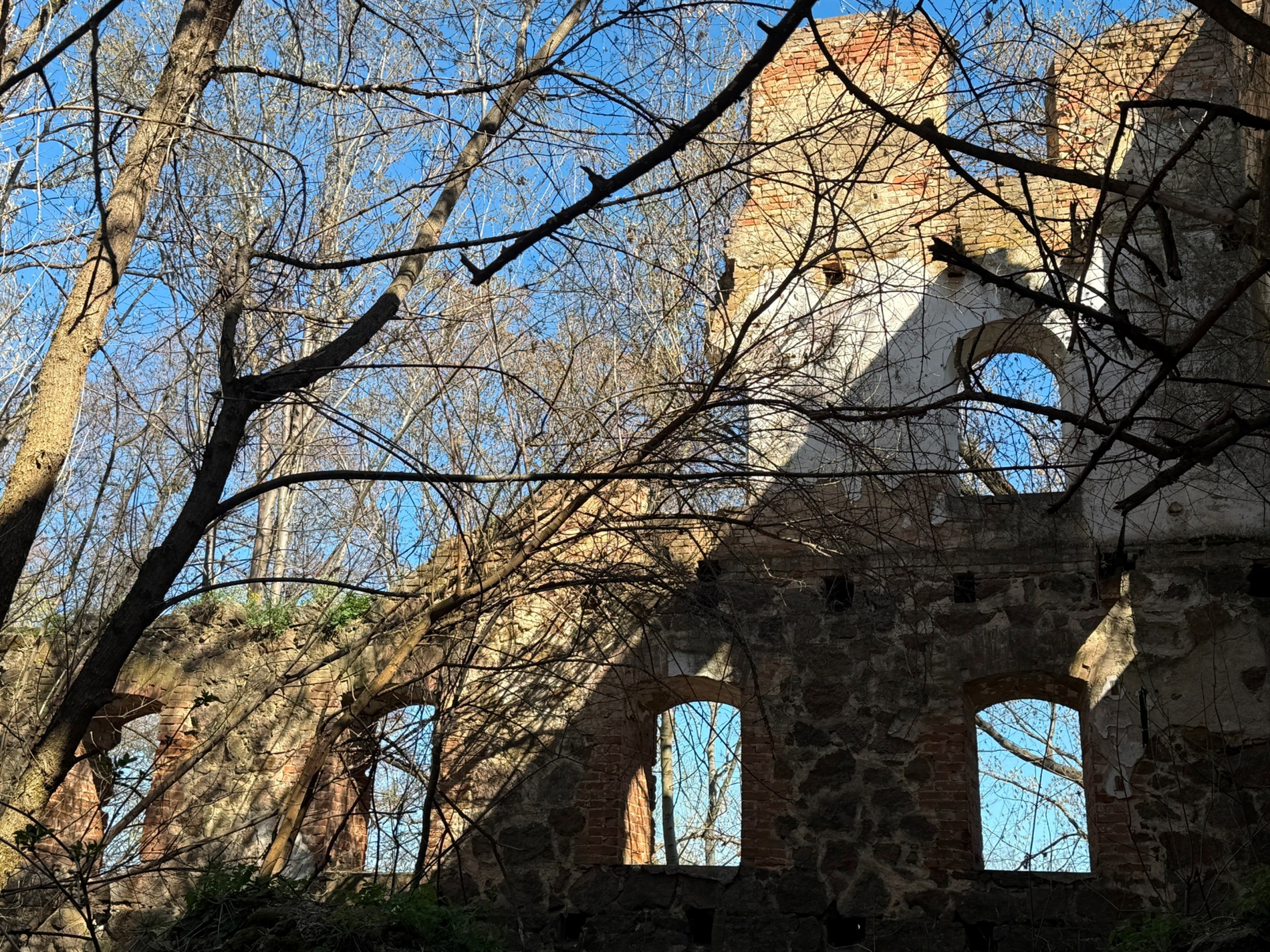 Мальовничі мури старого млина: фотоальбом і відеоекскурс цікавинками Первомайщини