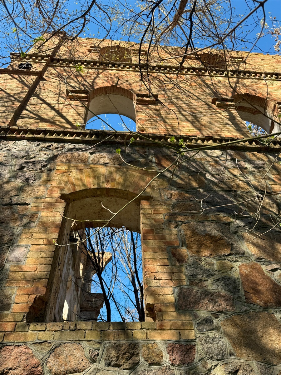 Мальовничі мури старого млина: фотоальбом і відеоекскурс цікавинками Первомайщини