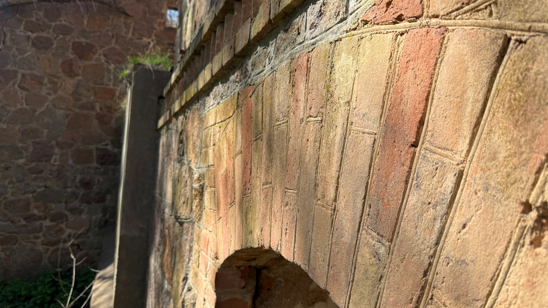 Мальовничі мури старого млина: фотоальбом і відеоекскурс цікавинками Первомайщини