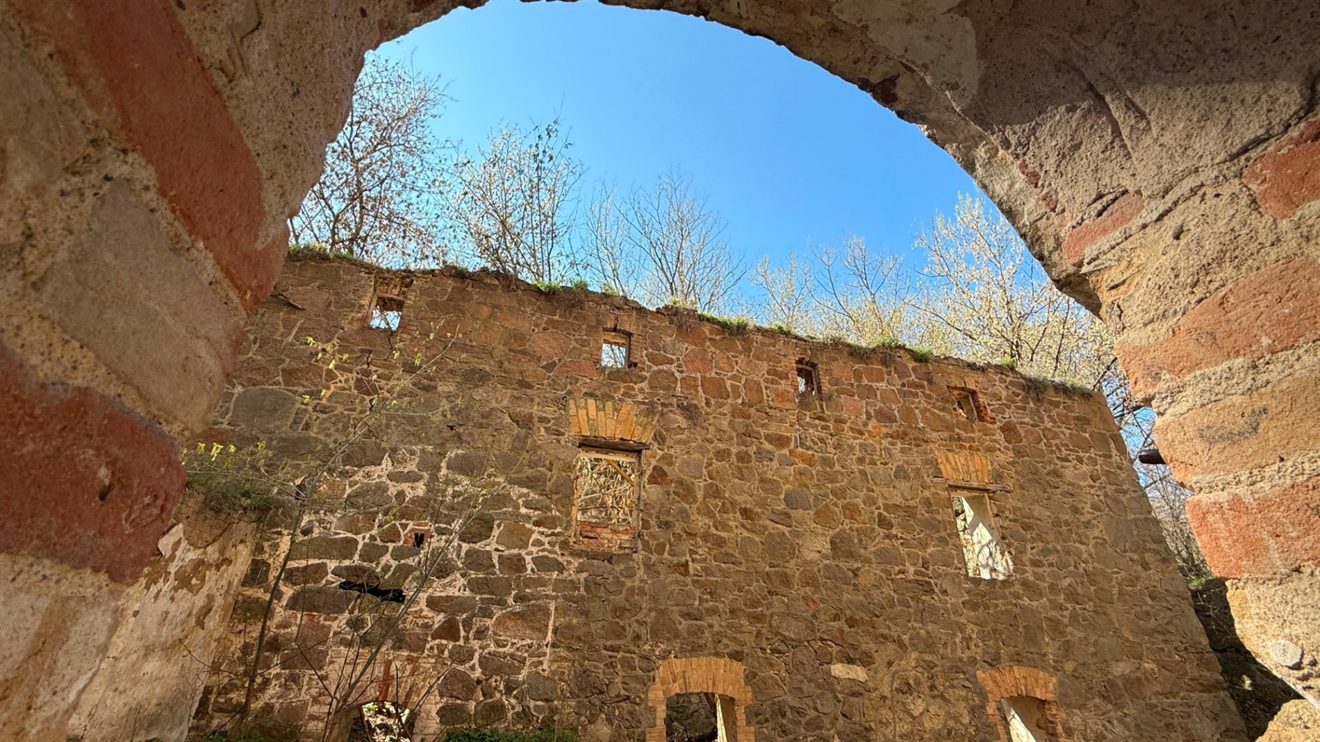 Мальовничі мури старого млина: фотоальбом і відеоекскурс цікавинками Первомайщини