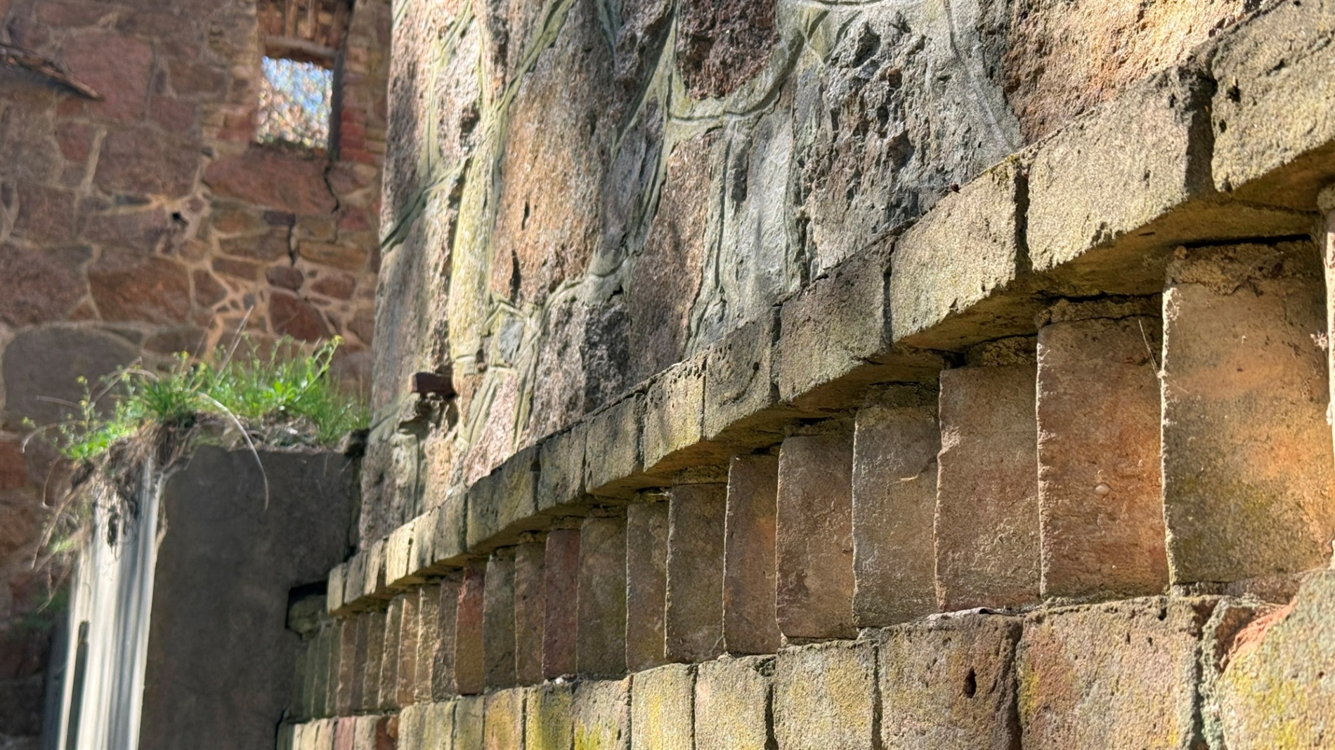 Мальовничі мури старого млина: фотоальбом і відеоекскурс цікавинками Первомайщини