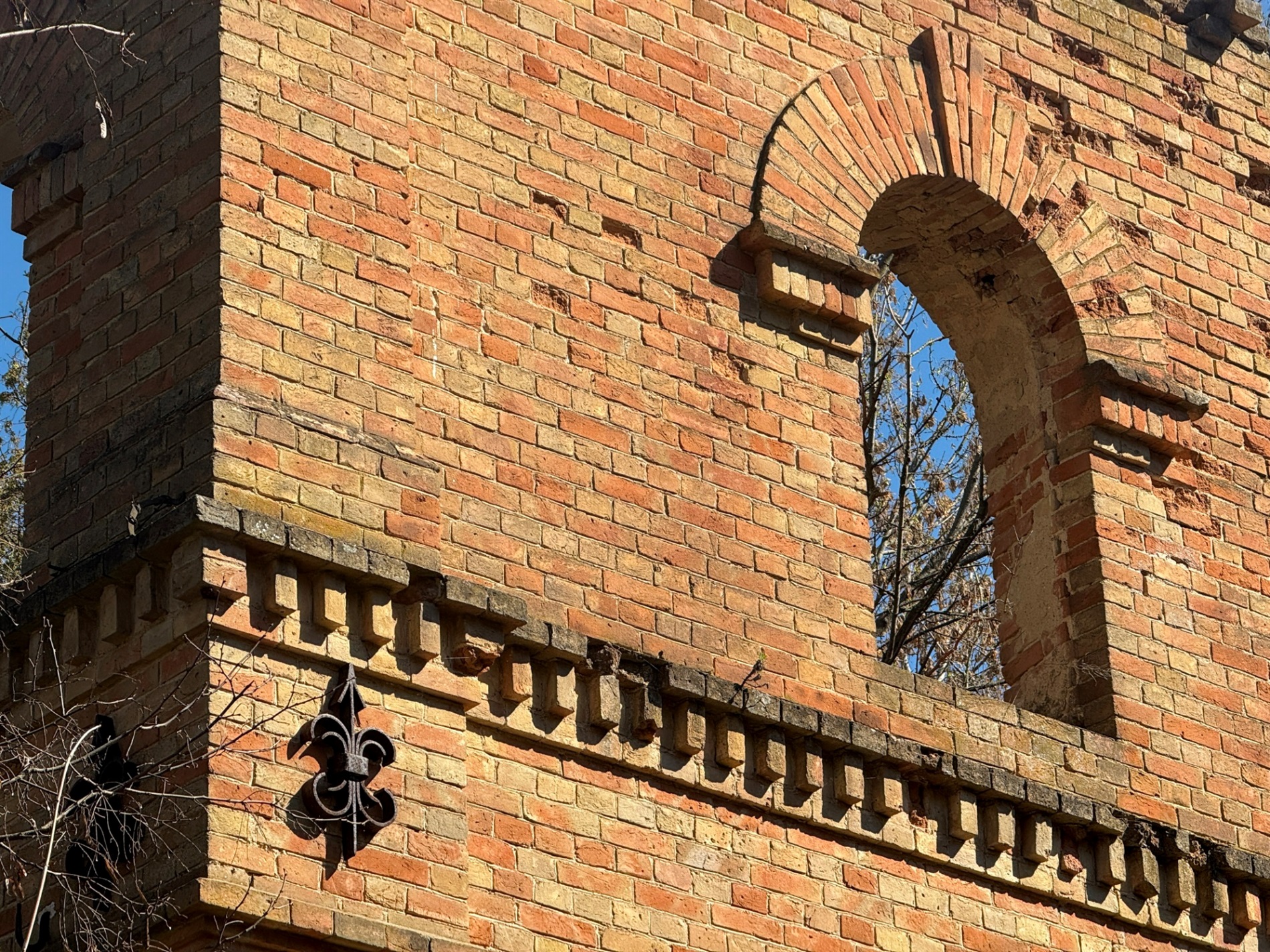 Мальовничі мури старого млина: фотоальбом і відеоекскурс цікавинками Первомайщини