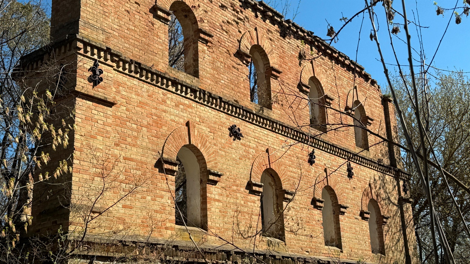 Мальовничі мури старого млина: фотоальбом і відеоекскурс цікавинками Первомайщини