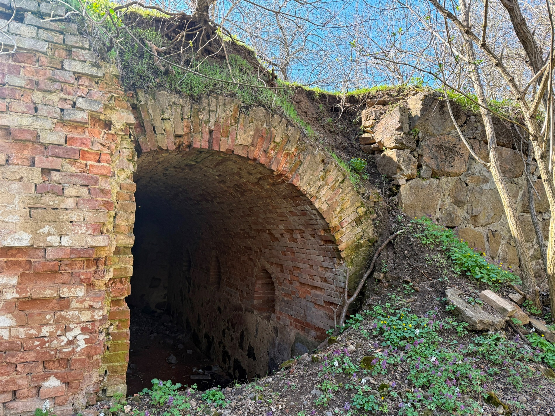 Мальовничі мури старого млина: фотоальбом і відеоекскурс цікавинками Первомайщини
