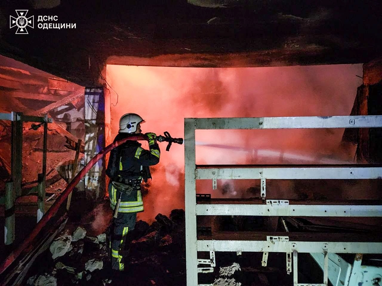 Атака дронів на Одещину: горіли порти й склади